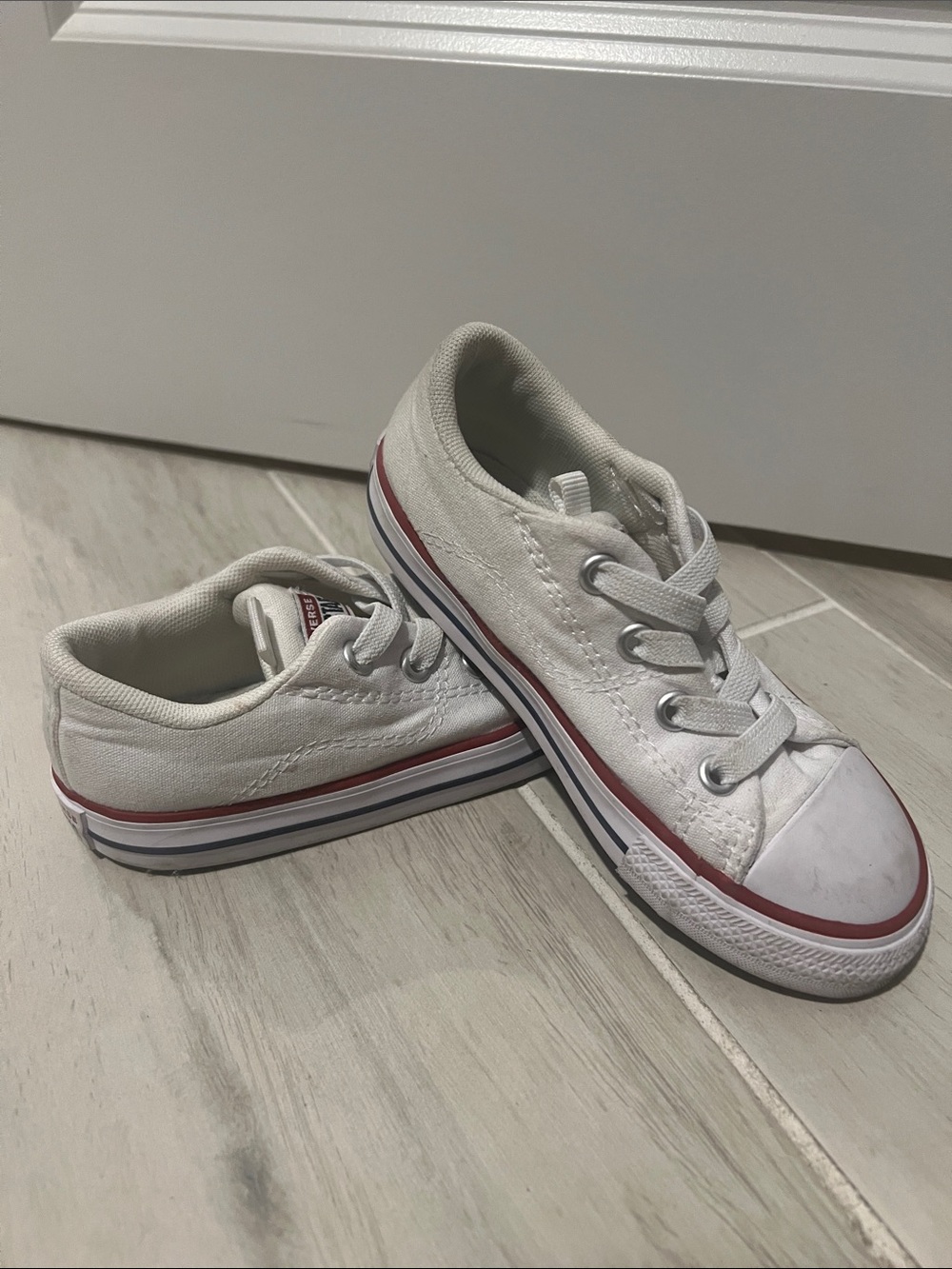 Converse White Low-Top Kids Sneakers with Red and Navy Stripes